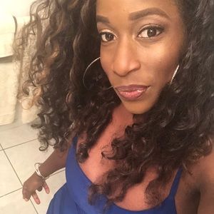 Meet your Posher, Damaris